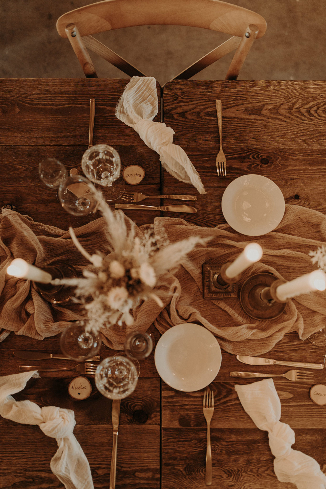 decoration-table-mariage-douceur-bougie-fleurs