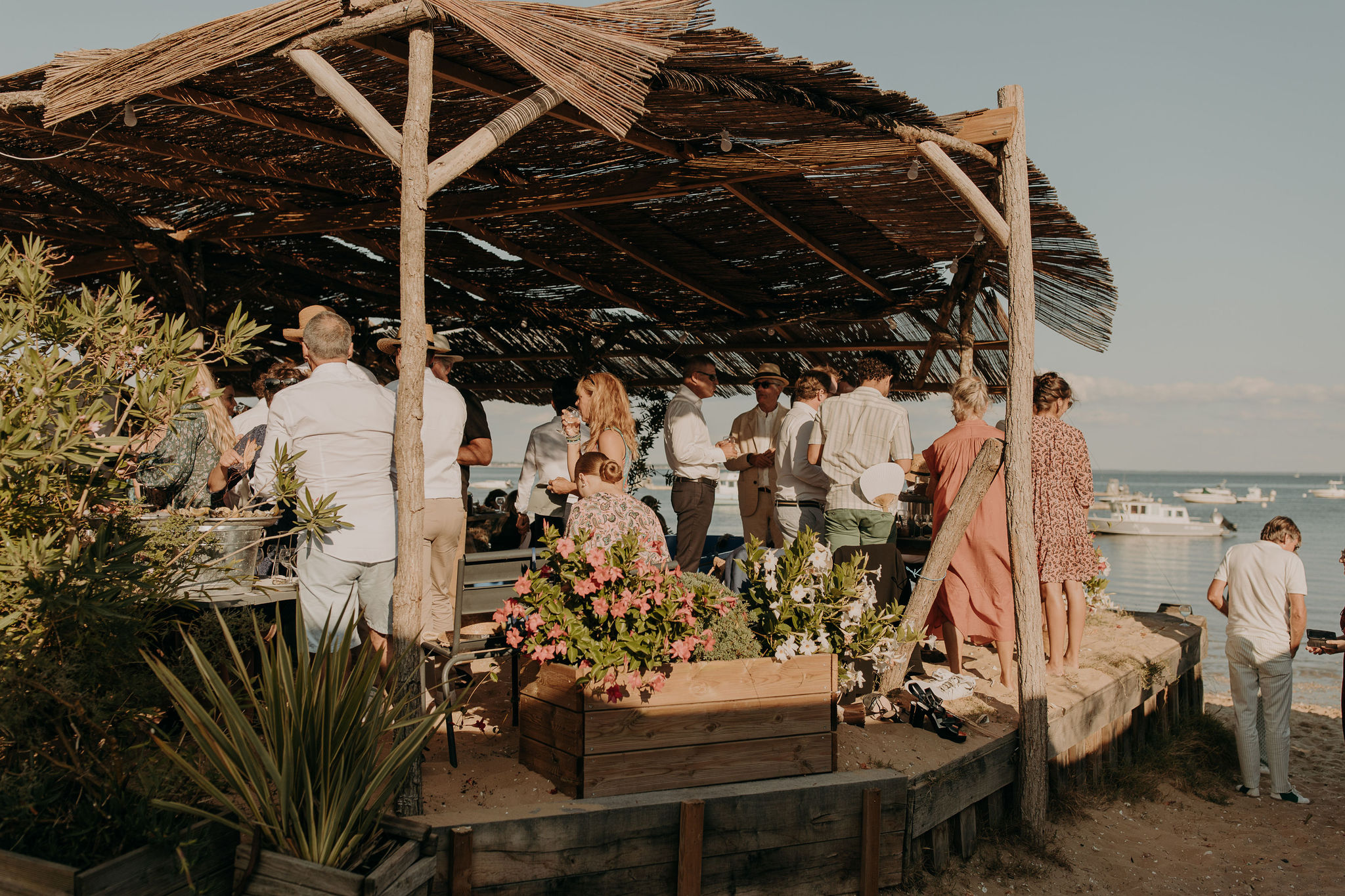 ceremonie-de-mariage-sur-la-plage-cabane