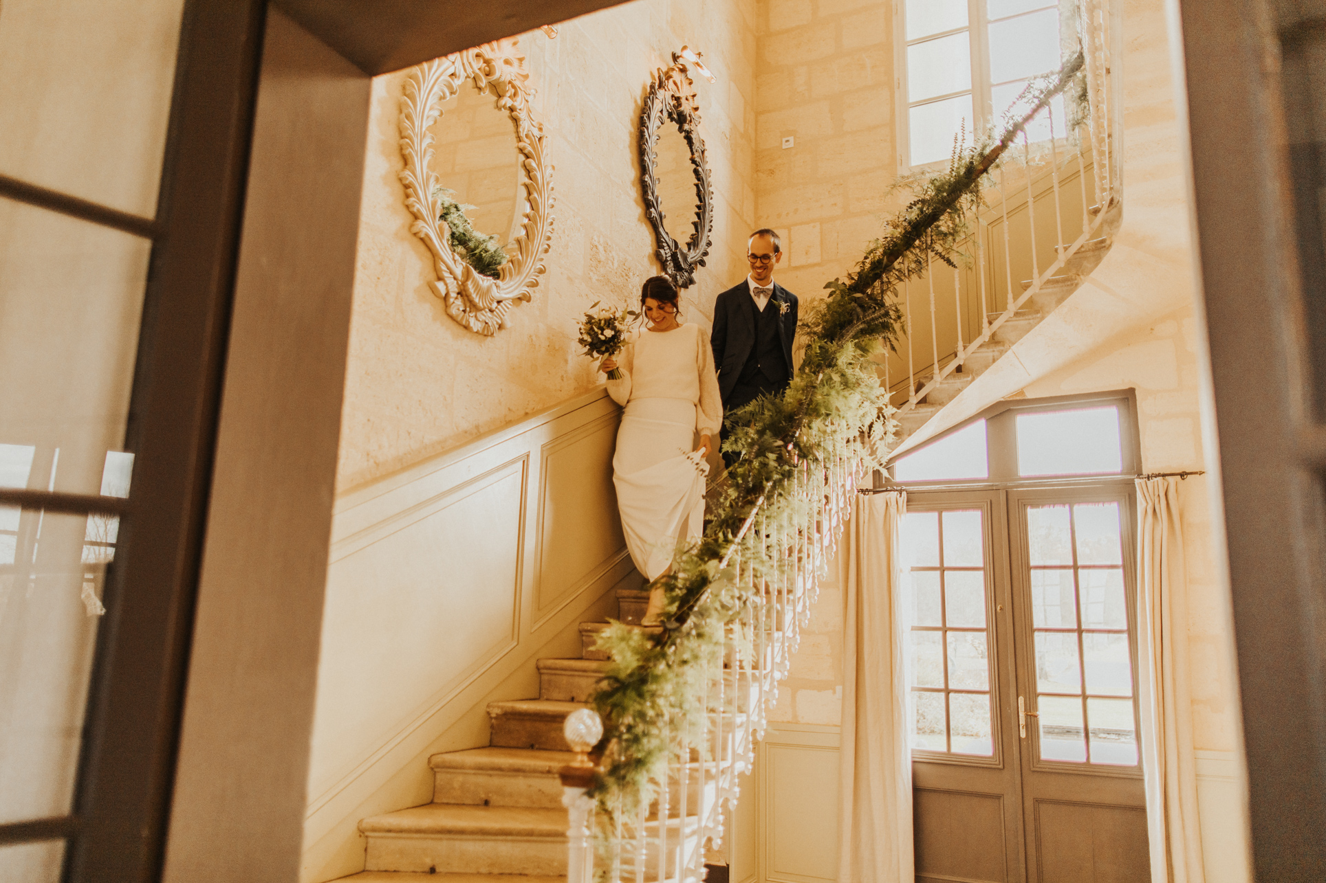 descente-escalier-mariage-intimiste-chateau